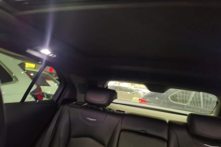 Used Cadillac XT4 2020 28T Two-Wheel-Drive Leading Version Headliner