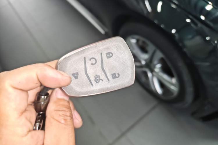 Used Cadillac XT4 2020 28T Two-Wheel-Drive Leading Version Interior 1