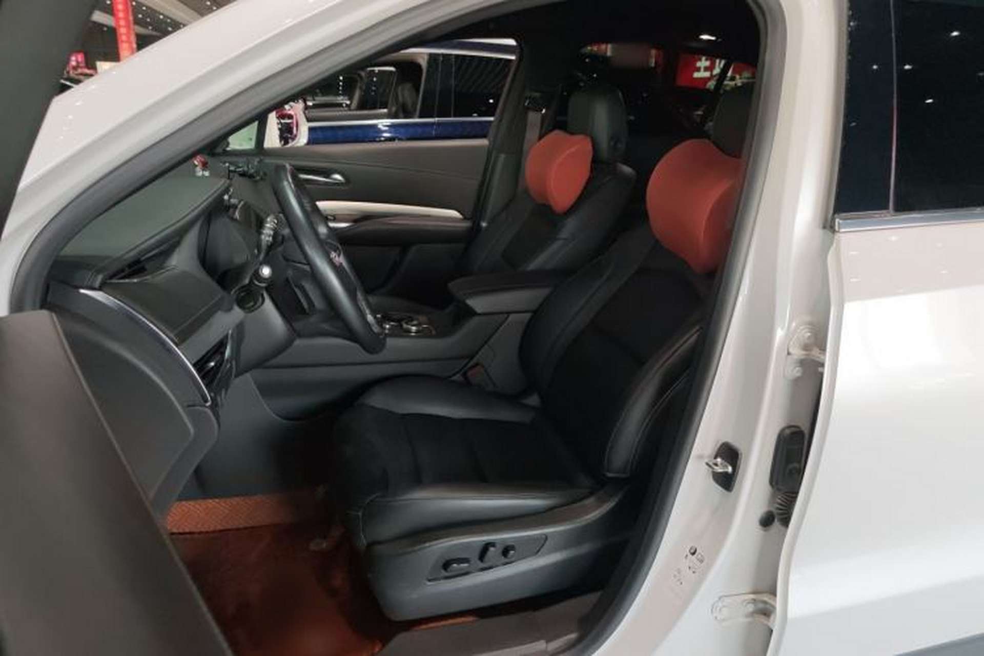 Used Cadillac XT4 2020 Revised Version 28T Two-Wheel Drive Luxury Edition Interior 1