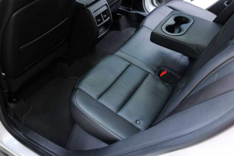 Used Cadillac XT4 2020 28T 4x4 Platinum Sport Edition Interior 11