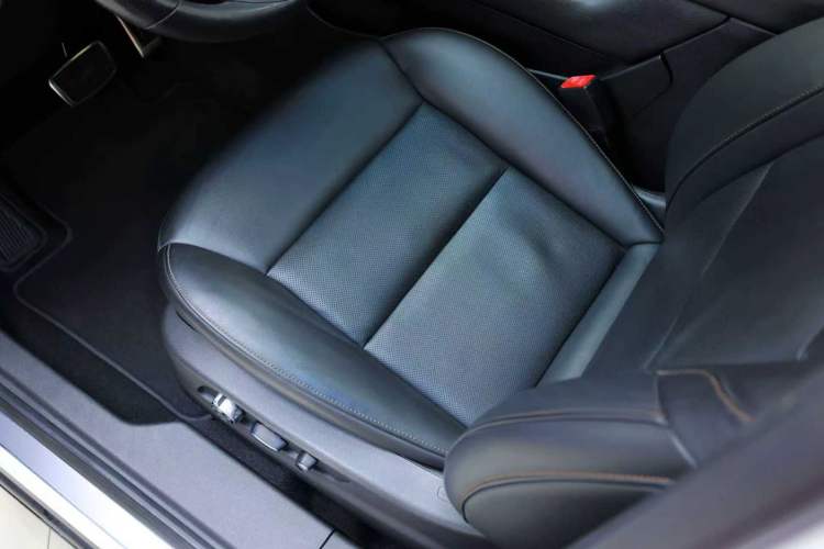 Used Cadillac XT4 2020 28T 4x4 Platinum Sport Edition Interior 12