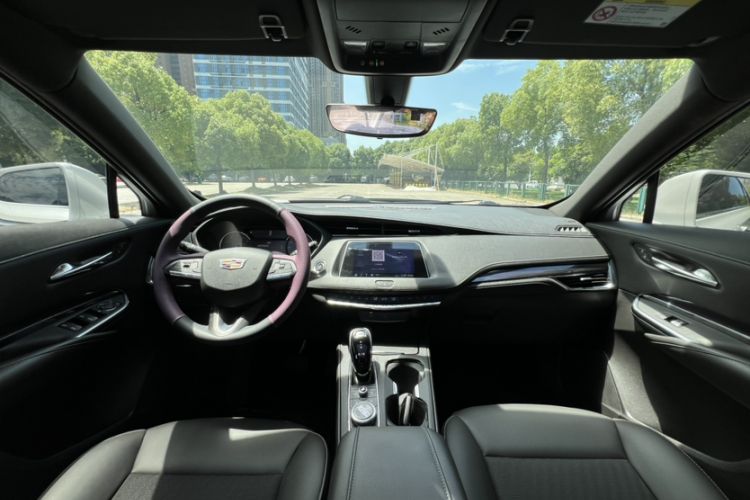 Used Cadillac XT4 2020 Revised Version 28T Two-Wheel Drive Tech Edition Interior 2