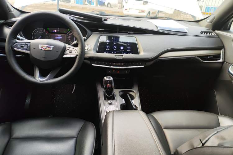 Used Cadillac XT4 2020 28T Two-Wheel-Drive Leading Version Interior 2
