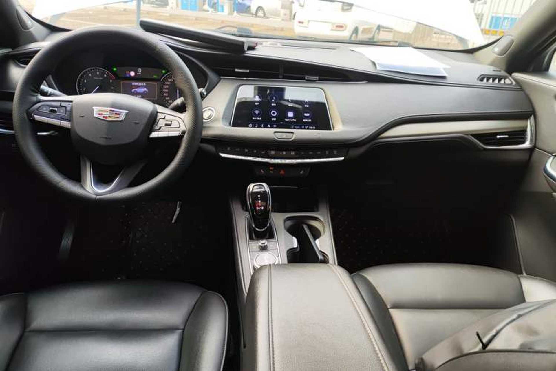 Used Cadillac XT4 2020 28T Two-Wheel-Drive Leading Version Interior 2