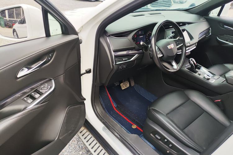 Used Cadillac XT4 2020 Revised Version 28T Two-Wheel Drive Tech Edition Interior 3