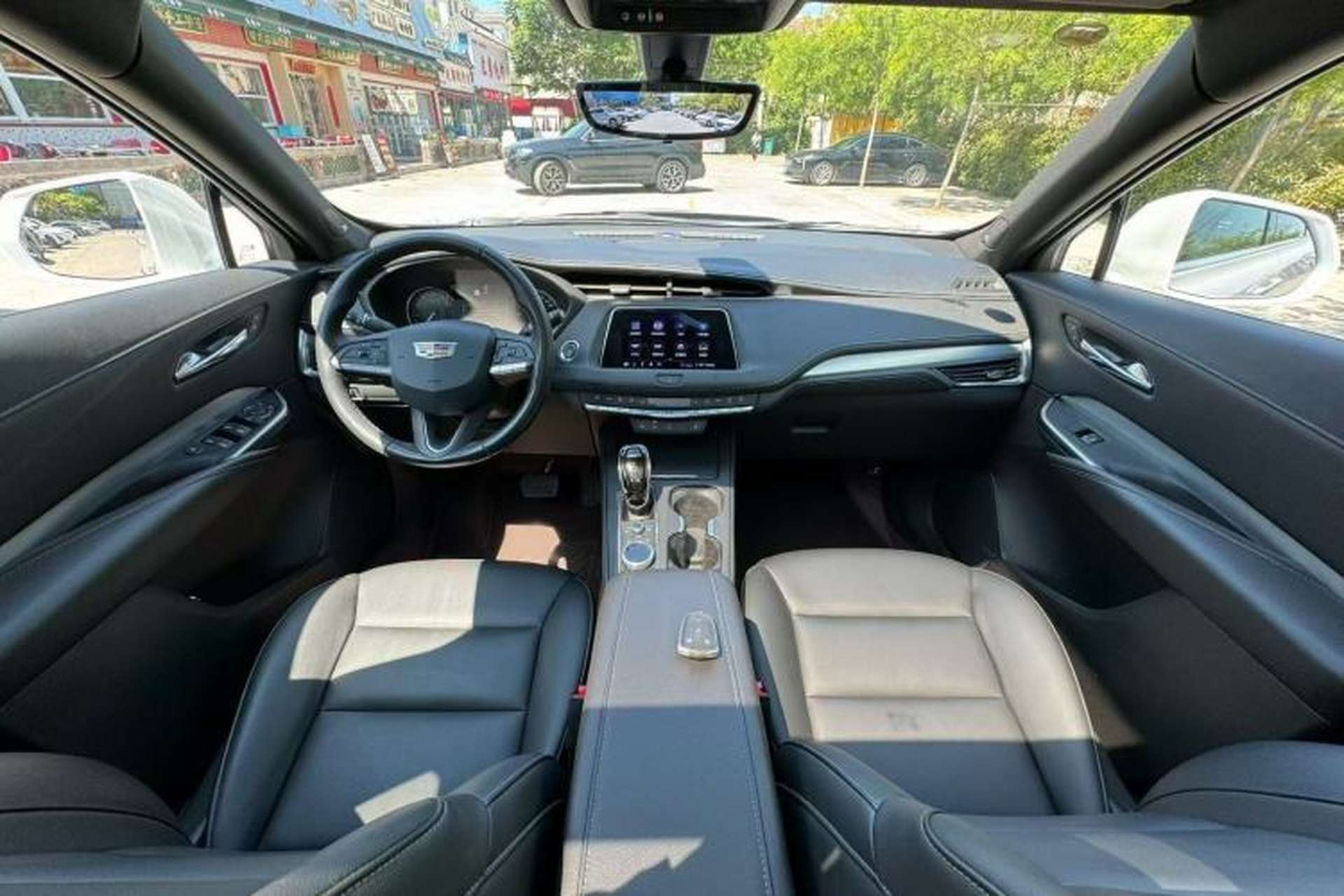 Used Cadillac XT4 2020 Revised Version 28T Two-Wheel Drive Leading Edition Interior 3