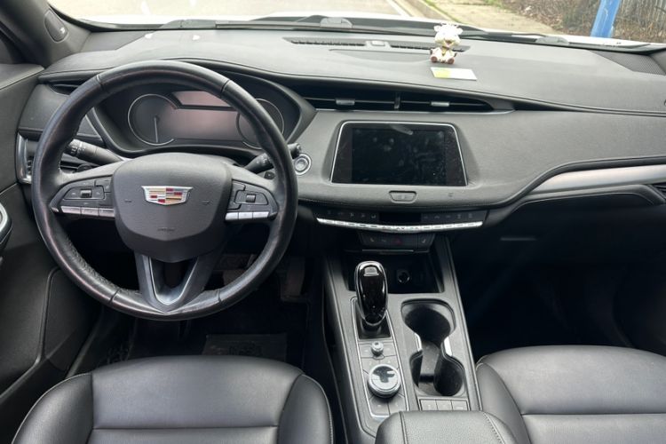 Used Cadillac XT4 2020 Revised Version 28T Two-Wheel Drive Leading Edition Interior 3