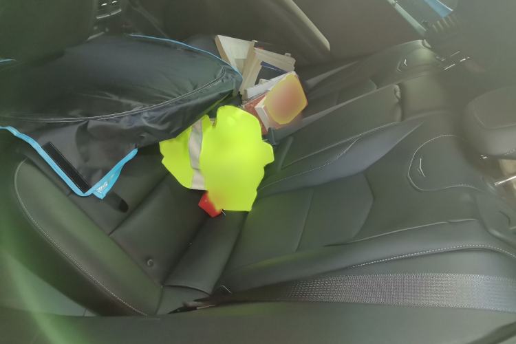 Used Cadillac XT4 2020 28T Two-Wheel-Drive Leading Version Interior 4