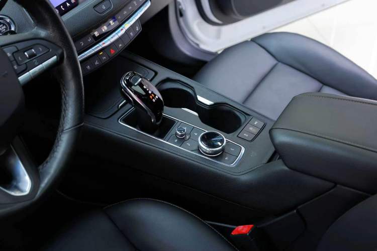 Used Cadillac XT4 2020 28T 4x4 Platinum Sport Edition Interior 5