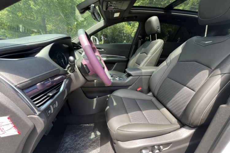 Used Cadillac XT4 2020 Revised Version 28T Two-Wheel Drive Tech Edition Interior 5