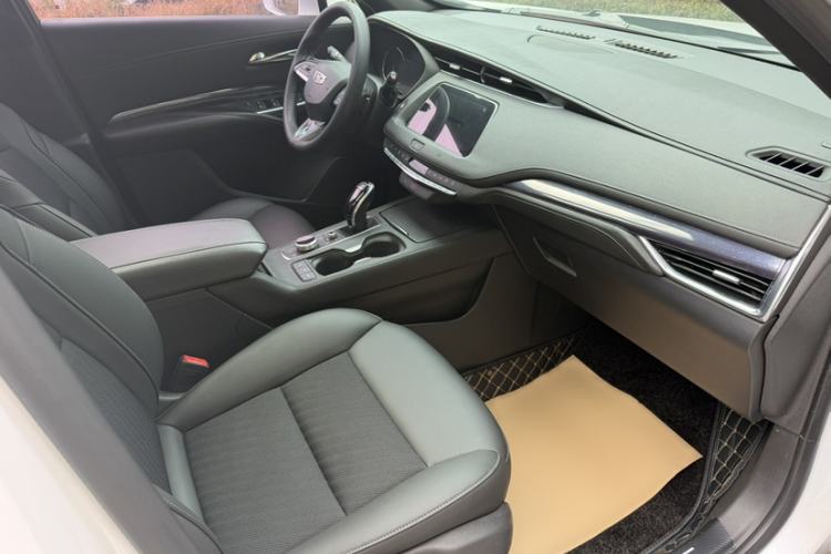 Used Cadillac XT4 2020 Revised Version 28T Two-Wheel Drive Tech Edition Interior 8