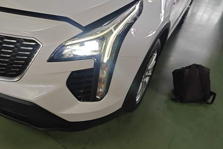 Used Cadillac XT4 2020 Revised Version 28T Two-Wheel Drive Tech Edition Left Front Headlight