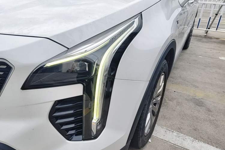 Used Cadillac XT4 2020 28T Two-Wheel-Drive Leading Version Left Front Headlight