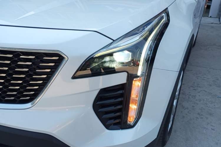 Used Cadillac XT4 2020 Revised Version 28T Two-Wheel Drive Tech Edition Left Front Headlight