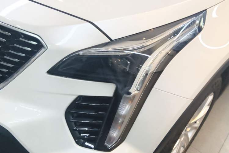 Used Cadillac XT4 2020 Revised Version 28T Two-Wheel Drive Tech Edition Left Front Headlight