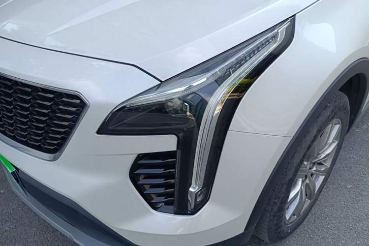 Used Cadillac XT4 2020 28T Two-Wheel-Drive Leading Version Left Front Headlight