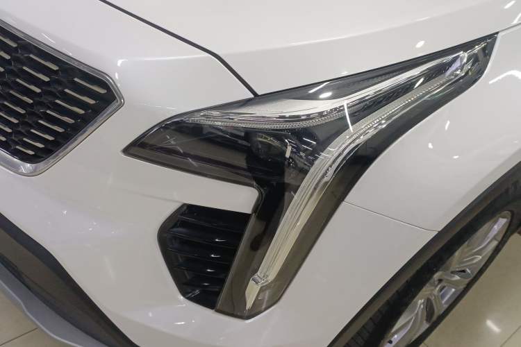 Used Cadillac XT4 2020 28T Two-Wheel-Drive Leading Version Left Front Headlight