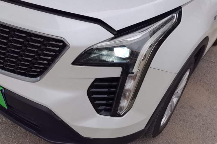 Used Cadillac XT4 2020 Revised Version 28T Two-Wheel Drive Tech Edition Left Front Headlight