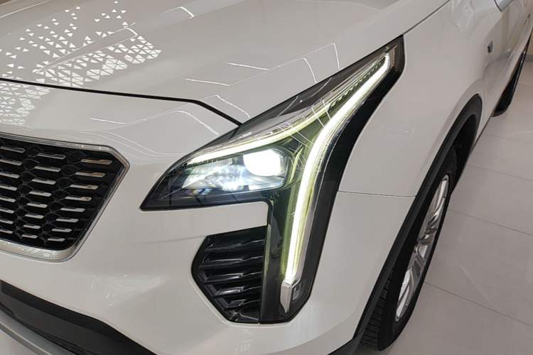 Used Cadillac XT4 2020 28T Two-Wheel-Drive Leading Version Left Front Headlight