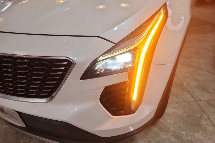 Used Cadillac XT4 2020 28T Two-Wheel-Drive Leading Version Left Front Headlight