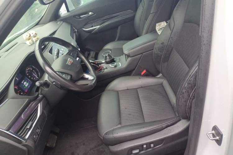 Used Cadillac XT4 2020 Revised Version 28T Two-Wheel Drive Tech Edition Left Front Seat