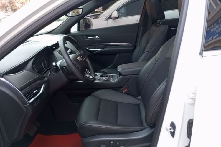 Used Cadillac XT4 2020 Revised Version 28T Two-Wheel Drive Tech Edition Left Front Seat