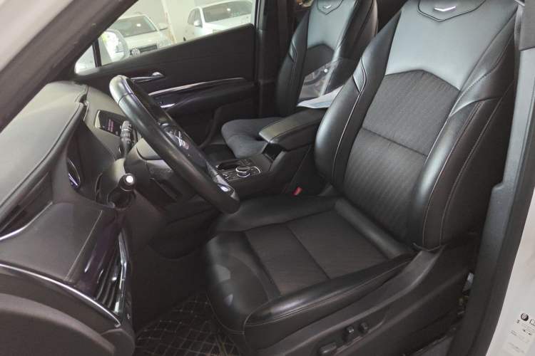 Used Cadillac XT4 2020 Revised Version 28T Two-Wheel Drive Tech Edition Left Front Seat