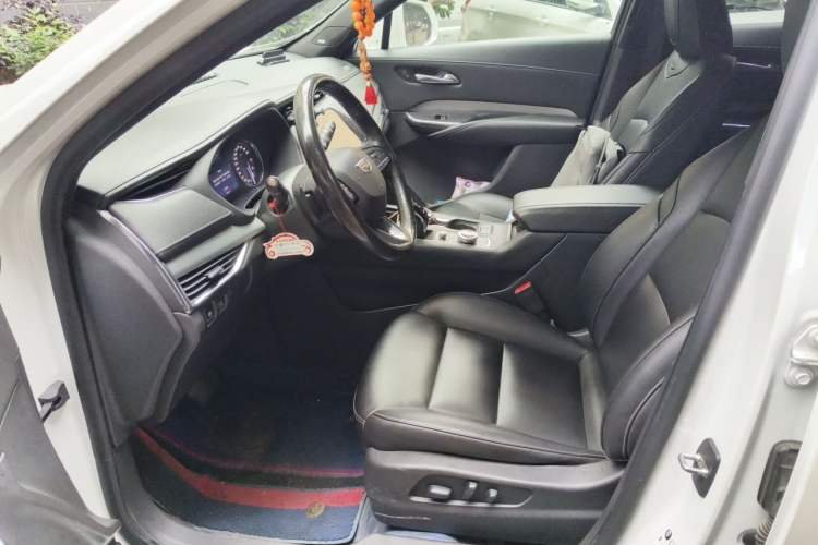 Used Cadillac XT4 2020 28T Two-Wheel-Drive Luxury Version Left Front Seat