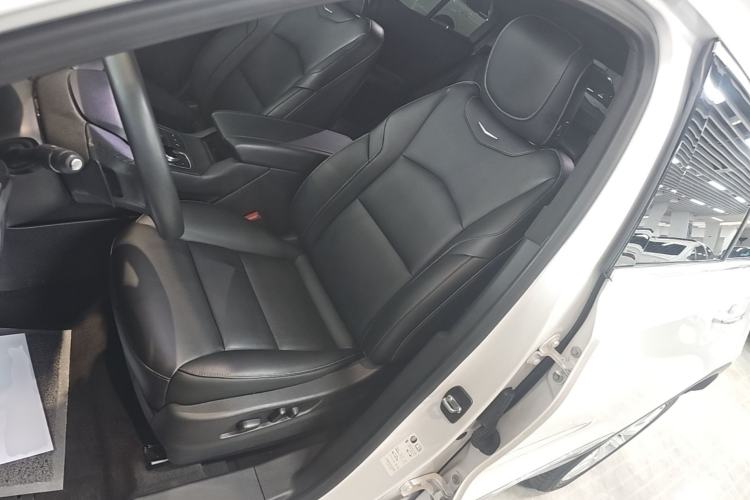 Used Cadillac XT4 2020 Revised Version 28T Two-Wheel Drive Leading Edition Left Front Seat