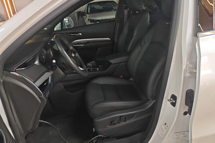 Used Cadillac XT4 2020 Revised Version 28T Two-Wheel Drive Leading Edition Left Front Seat