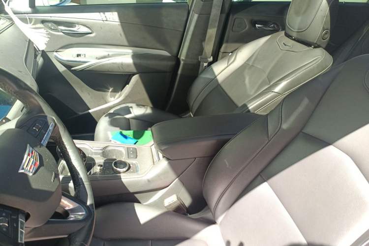 Used Cadillac XT4 2020 Revised Version 28T Two-Wheel Drive Leading Edition Left Front Seat