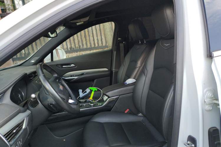 Used Cadillac XT4 2020 28T Two-Wheel-Drive Luxury Version Left Front Seat