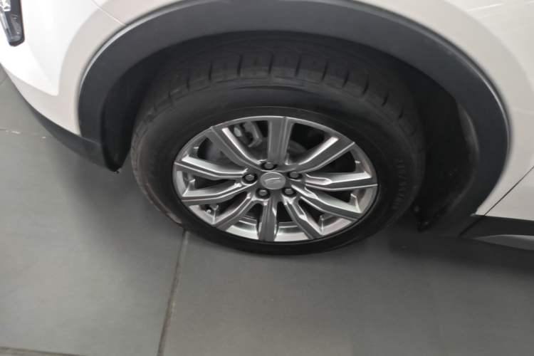 Used Cadillac XT4 2020 28T Two-Wheel-Drive Leading Version Left Front Wheel Hub