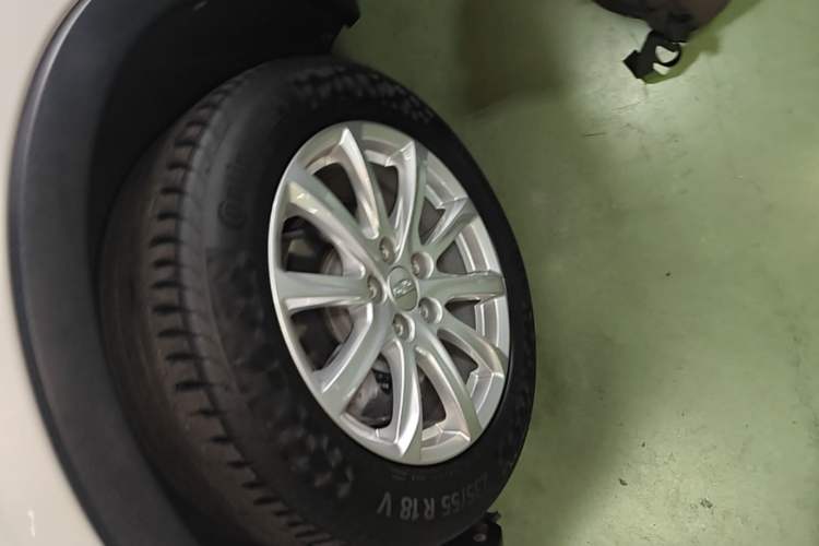 Used Cadillac XT4 2020 Revised Version 28T Two-Wheel Drive Tech Edition Left Front Wheel Hub