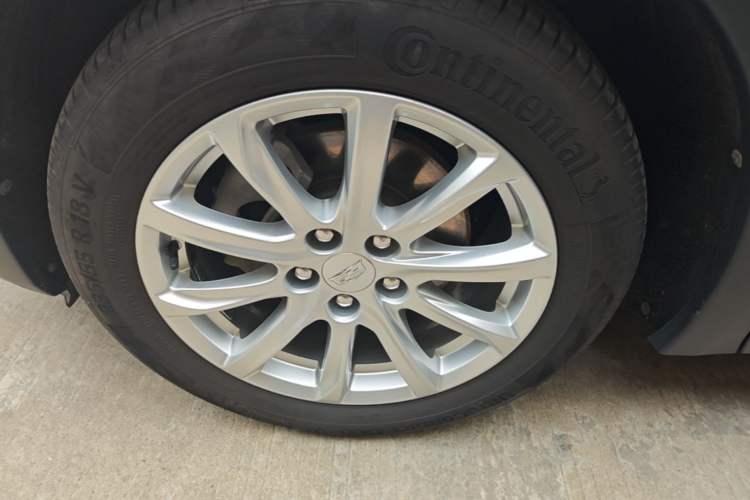 Used Cadillac XT4 2020 Revised Version 28T Two-Wheel Drive Tech Edition Left Front Wheel Hub