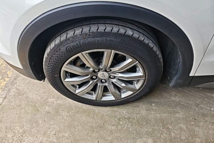 Used Cadillac XT4 2020 28T Two-Wheel-Drive Leading Version Left Front Wheel Hub