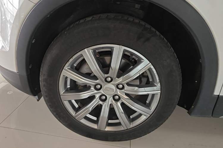 Used Cadillac XT4 2020 Revised Version 28T Two-Wheel Drive Leading Edition Left Front Wheel Hub