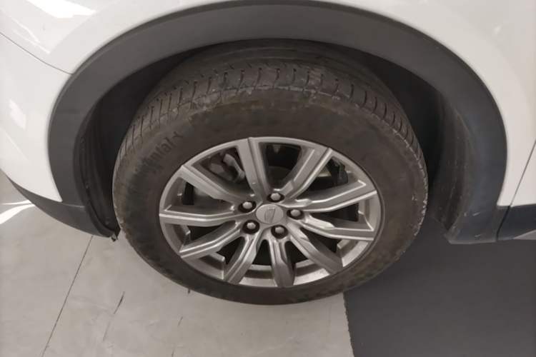 Used Cadillac XT4 2020 28T Two-Wheel-Drive Leading Version Left Front Wheel Hub
