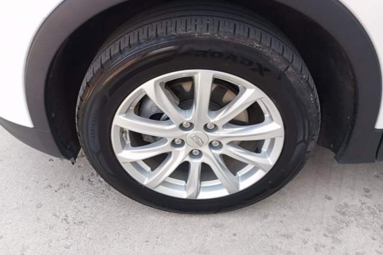 Used Cadillac XT4 2020 Revised Version 28T Two-Wheel Drive Tech Edition Left Front Wheel Hub