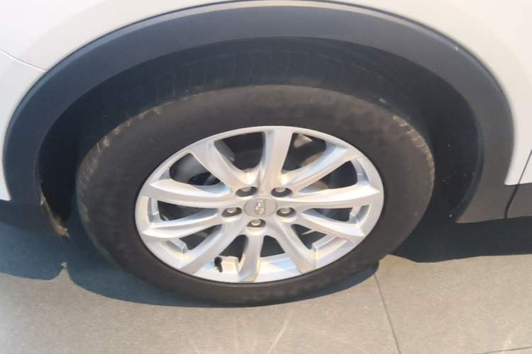 Used Cadillac XT4 2020 Revised Version 28T Two-Wheel Drive Tech Edition Left Front Wheel Hub