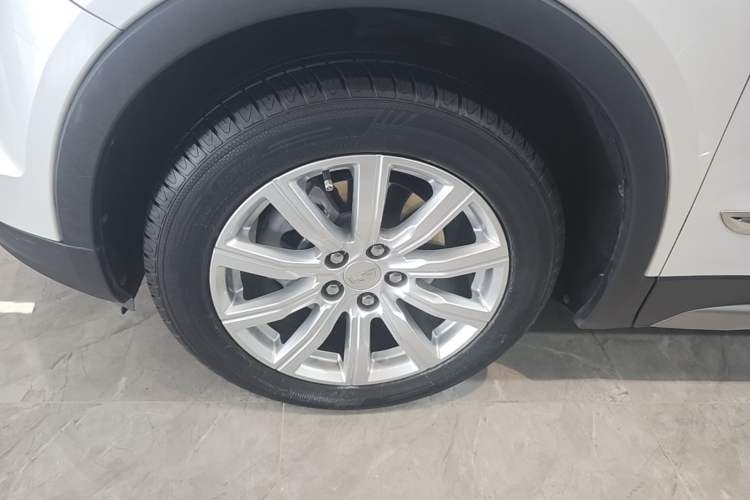 Used Cadillac XT4 2020 Revised Version 28T Two-Wheel Drive Leading Edition Left Front Wheel Hub