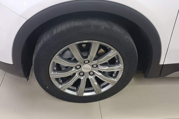 Used Cadillac XT4 2020 28T Two-Wheel-Drive Leading Version Left Front Wheel Hub