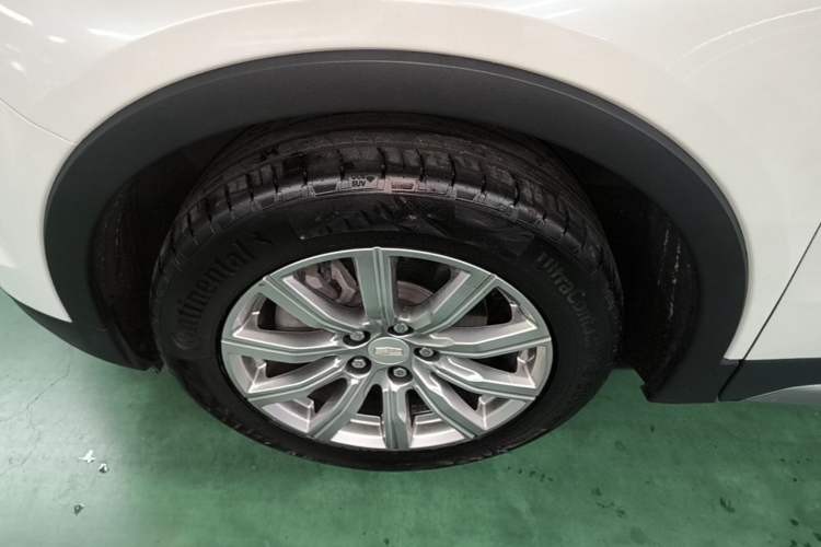 Used Cadillac XT4 2020 Revised Version 28T Two-Wheel Drive Luxury Edition Left Front Wheel Hub