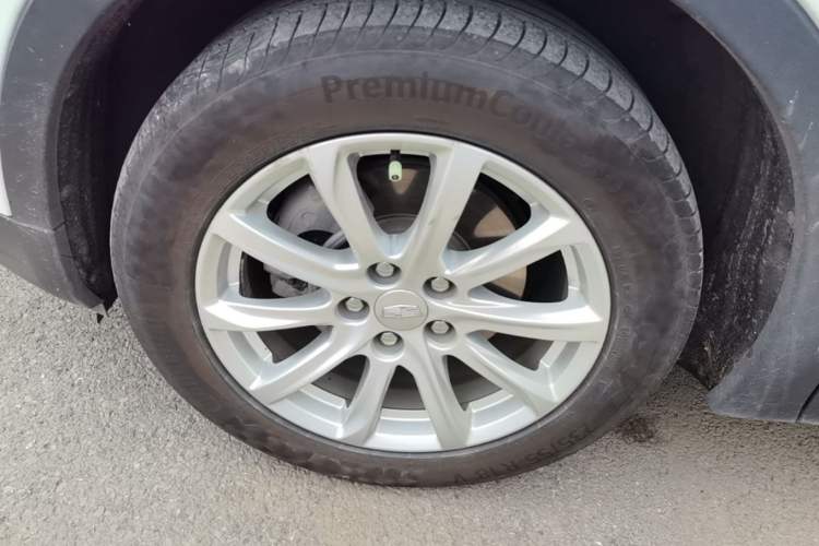 Used Cadillac XT4 2020 Revised Version 28T Two-Wheel Drive Tech Edition Left Front Wheel Hub