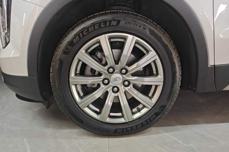 Used Cadillac XT4 2020 Revised Version 28T Two-Wheel Drive Leading Edition Left Front Wheel Hub
