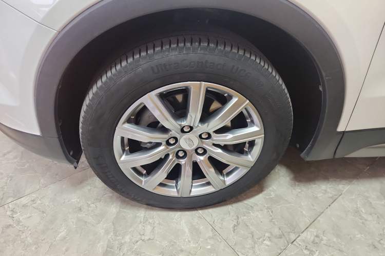 Used Cadillac XT4 2020 28T Two-Wheel-Drive Leading Version Left Front Wheel Hub