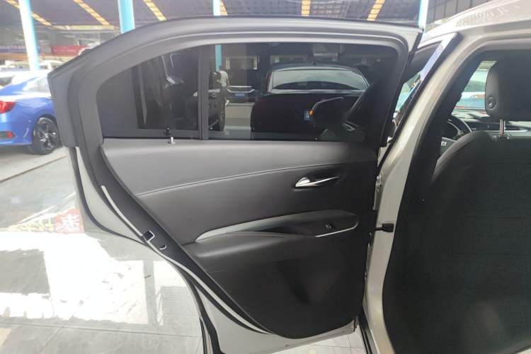 Used Cadillac XT4 2020 Revised Version 28T Two-Wheel Drive Leading Edition Left Rear Door Interior