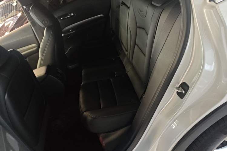 Used Cadillac XT4 2020 Revised Version 28T Two-Wheel Drive Leading Edition Left Rear Seat