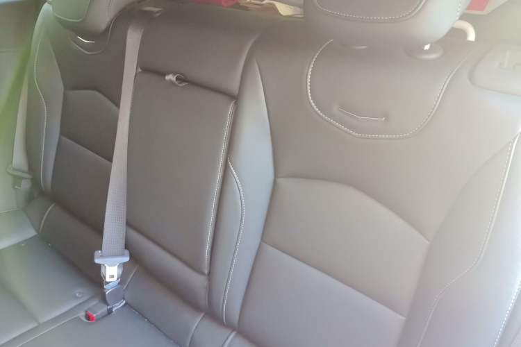 Used Cadillac XT4 2020 Revised Version 28T Two-Wheel Drive Leading Edition Left Rear Seat