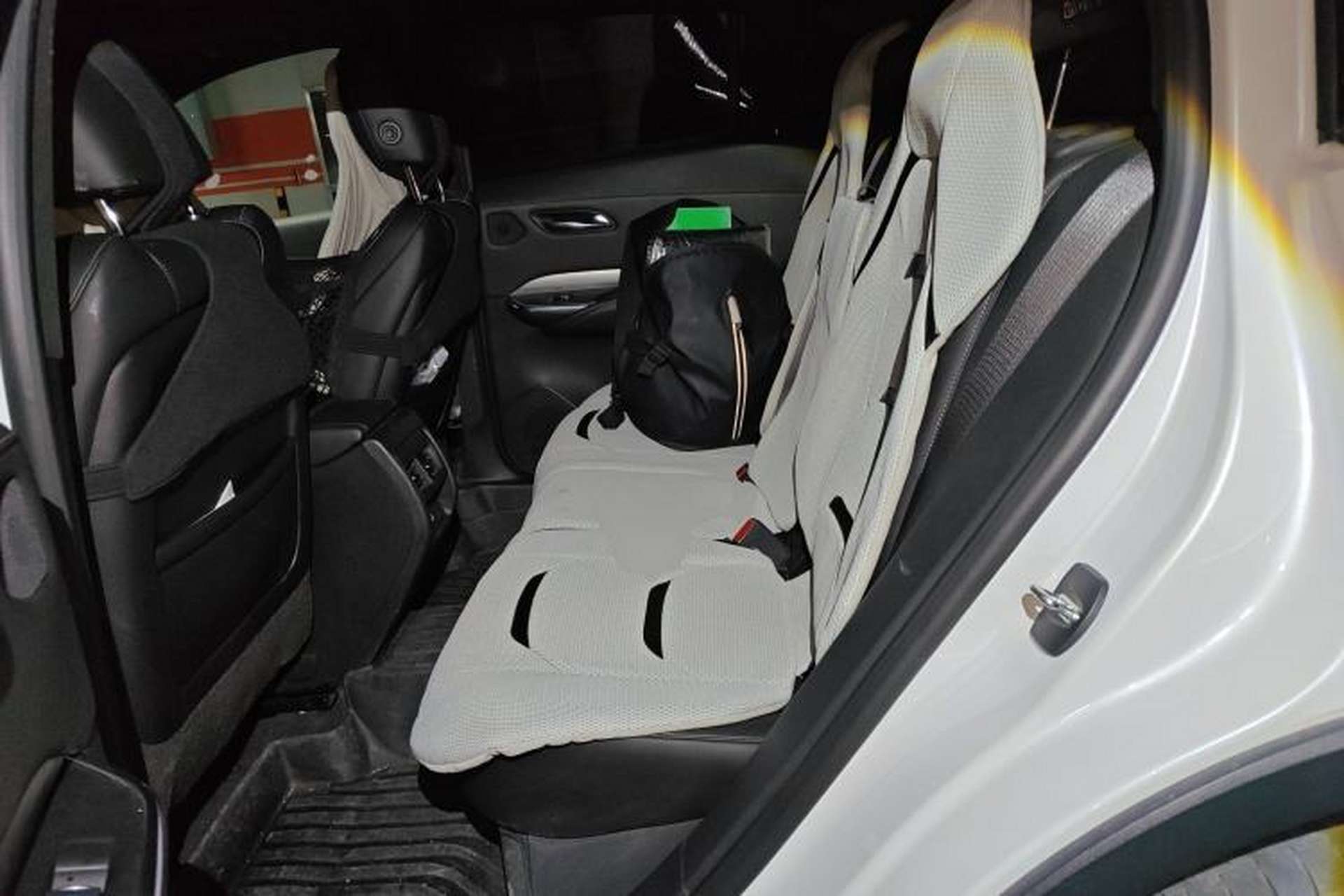 Used Cadillac XT4 2020 Revised Version 28T Two-Wheel Drive Luxury Edition Left Rear Seat